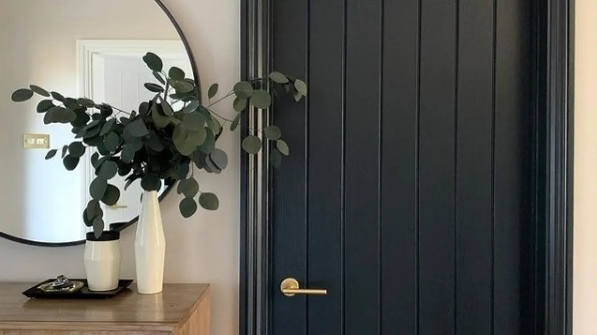 Anthracite grey doors