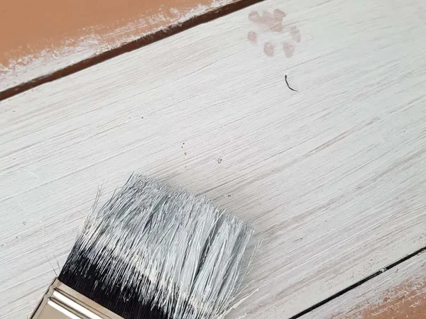 Painting exterior wood