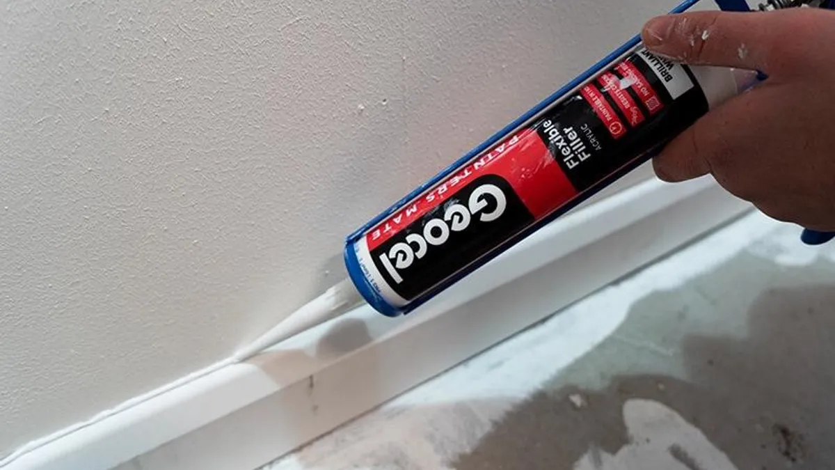 Caulking skirting boards