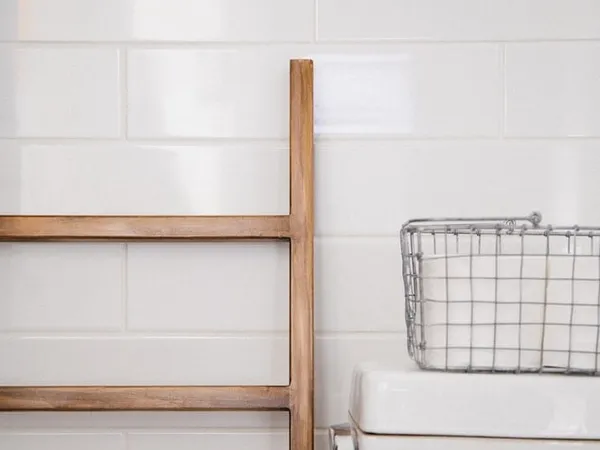 Paint for bathroom tiles