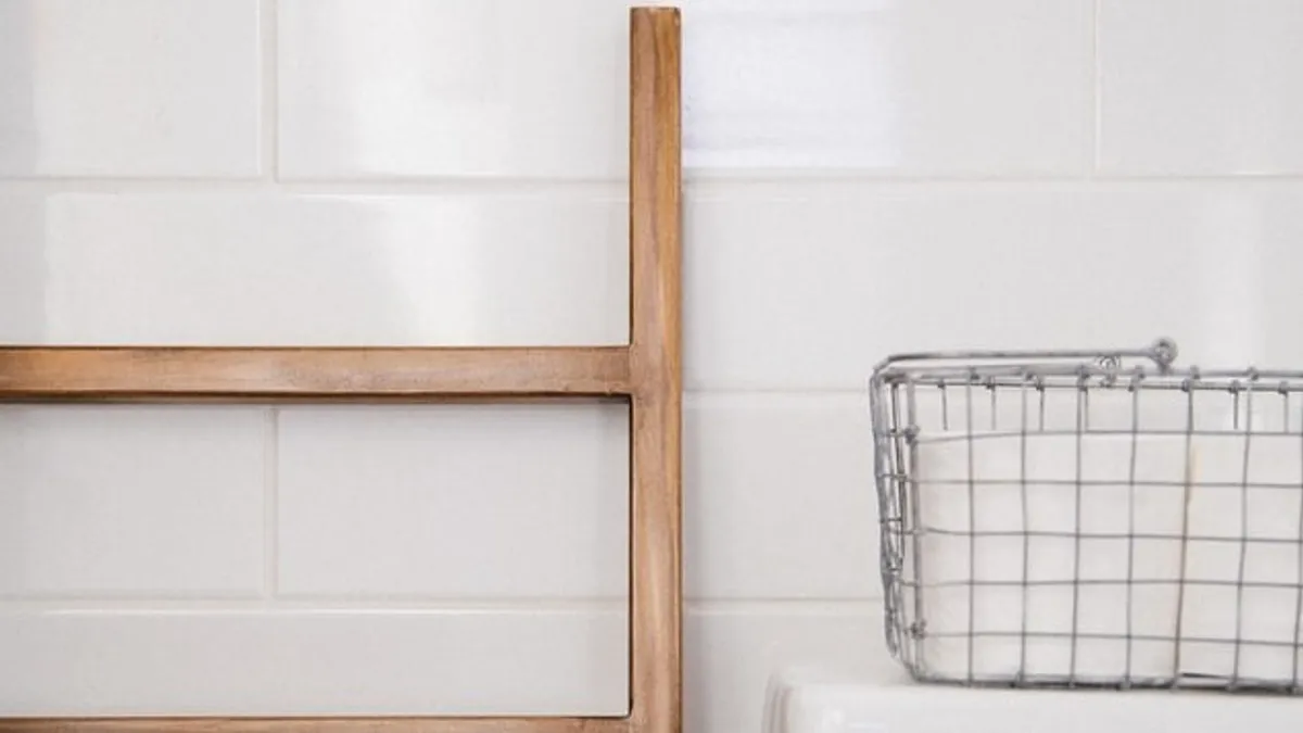 Paint for bathroom tiles