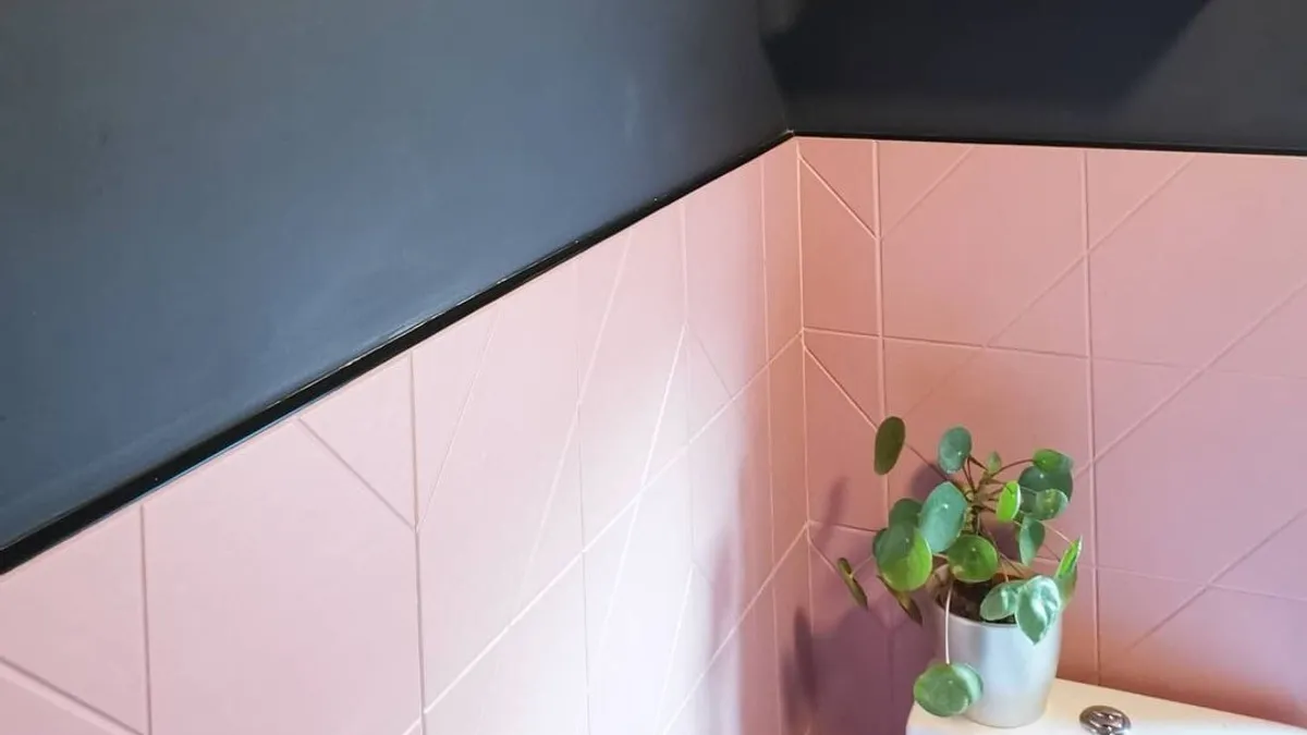 Painting bathroom tiles