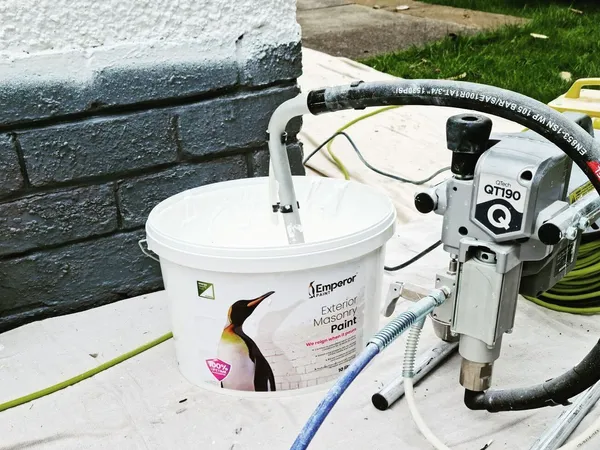 Sprayer for masonry paint